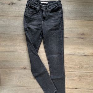 Levi size 27 black high rise skinny jeans